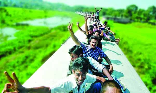 শাটল ট্রেনের গন্তব্য চট্টগ্রাম বিশ্ববিদ্যালয়। ফাইল ছবি