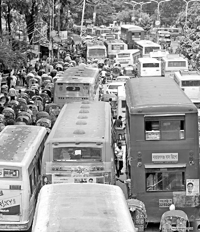 তীব্র যানজটের কবলে রাজধানীবাসী