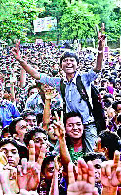 রাইড চড়ে নেচেগেয়ে কেটেছে সারা বেলা