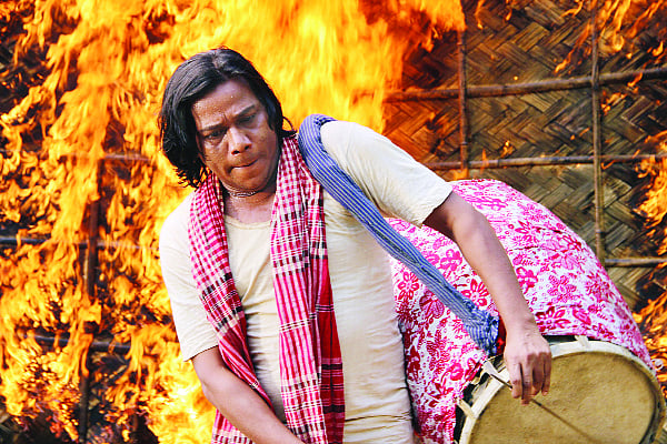 জীবনঢুলী ছবির দৃশ্যে শতাব্দী ওয়াদুদ