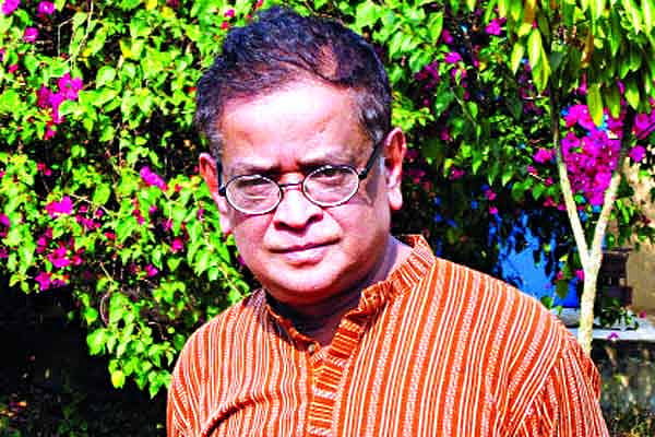 লেখক হুমায়ূন আহমেদ