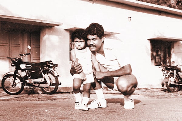 ছেলেবেলায় বাবার সঙ্গে