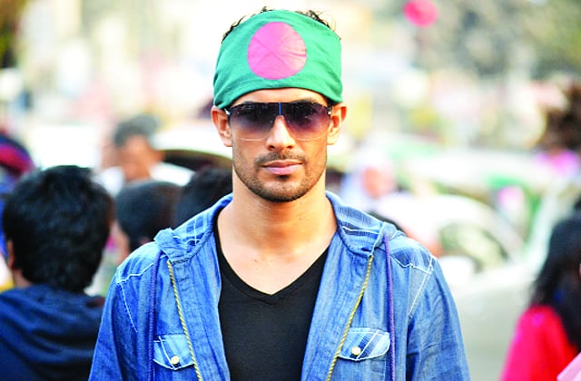 ঢাকার রাস্তায় সুপার মডেল। গত মাসে ছবিটি তুলেছেন কবীর শাহরিয়ার