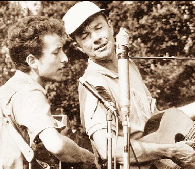 এক মঞ্চে দুই কিংবদন্তি: বব ডিলান ও পিট সিগার