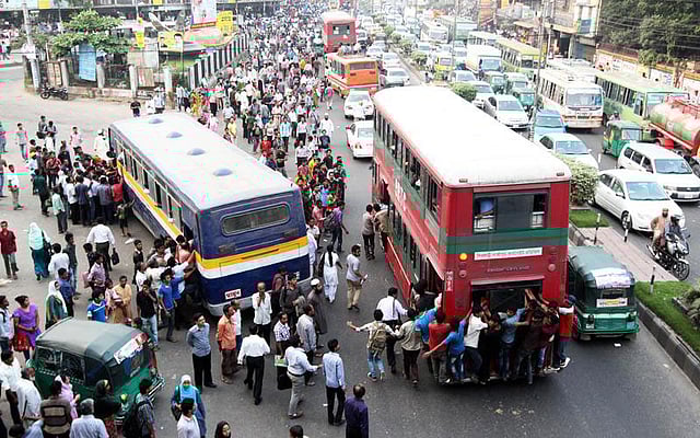 তীব্র যানজট কিংবা কোনো কারণে গাড়ির স্বল্পতায় অসহায় হয়ে যায় নগরবাসীরা। কারণে, অকারণে মেজাজ খারাপ হয়ে ওঠে অনেকেরই।