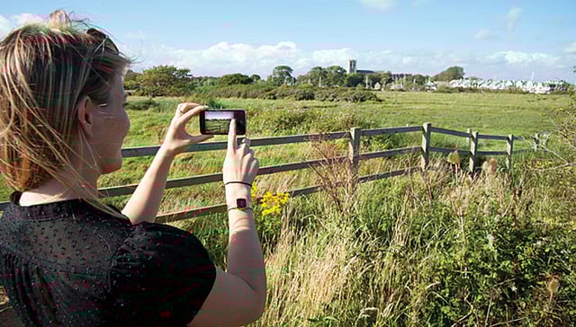 মোবাইলে ছবি