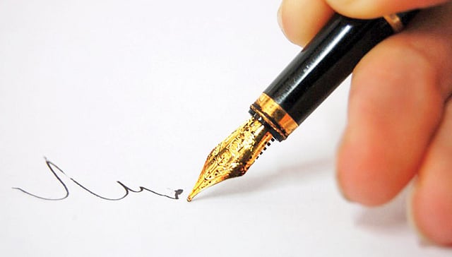 দিন ফুরাল স্লেট–চকের