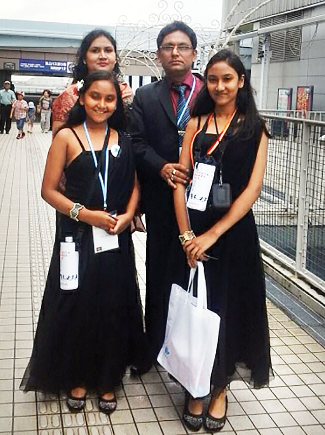 জাপানে পুরস্কার প্রদান মঞ্চে ঐশ্বর্য