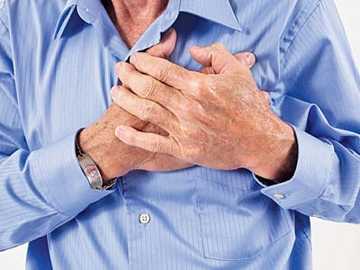 বুকে ব্যথা