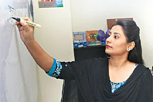বেসরকারি স্কুল ও কলেজে শিক্ষক হিসেবে যোগ দিতে চাইলে আপনাকে অবশ্যই নিবন্ধন করতে হবে। l প্রথম আলো