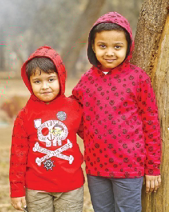 শিশুদের পোশাক রঙিন তো হবেই