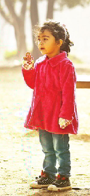 শিশুদের পোশাক রঙিন তো হবেই