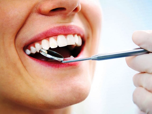 প্রথম পর্যায়ে ধরা পড়লে ওরাল ক্যানসার সম্পূর্ণ নিরাময়যোগ্য। কিন্তু দ্বিতীয় পর্যায়ে পৌঁছে গেলেই এর চিকিৎসা ও নিরাময় খুবই কঠিন হয়ে পড়ে। ছবিটি প্রতীকী।