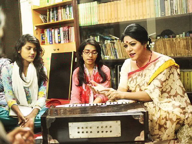 যখন তিনি গানের শিক্ষক