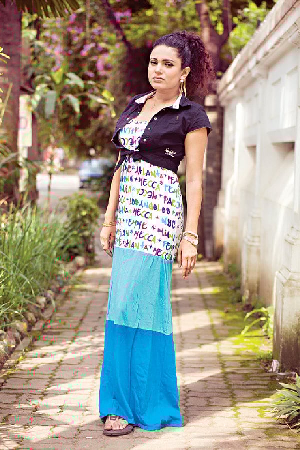 বিশেষ অনুষ্ঠানে গাউন পরেন