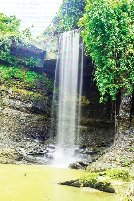 ঠিক যেন ‘আই’, ছবি: নাহিদ ভুঁইয়া