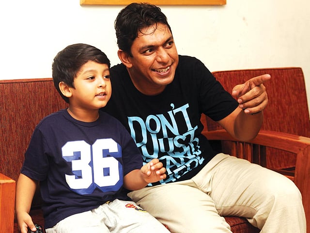 ছেলে শুদ্ধর সঙ্গে অভিনেতা চঞ্চল চৌধুরী