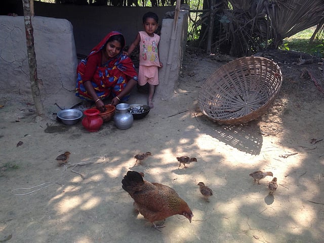 বিবাহিত মেয়ে-শিশুর সামাজিক ক্ষমতায়ন দেশে উন্নয়নে ইতিবাচক ভূমিকা রাখবে। ছবিটি প্রতীকী অর্থে ব্যবহার করা। ছবি: মনিরুল আলম