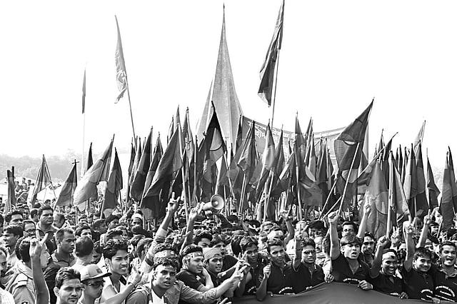 এবারের বিজয় দিবস বাংলাদেশের বিজয়ের ব্যাপারে আমাদের নতুন করে আশাবাদী করে তুলল