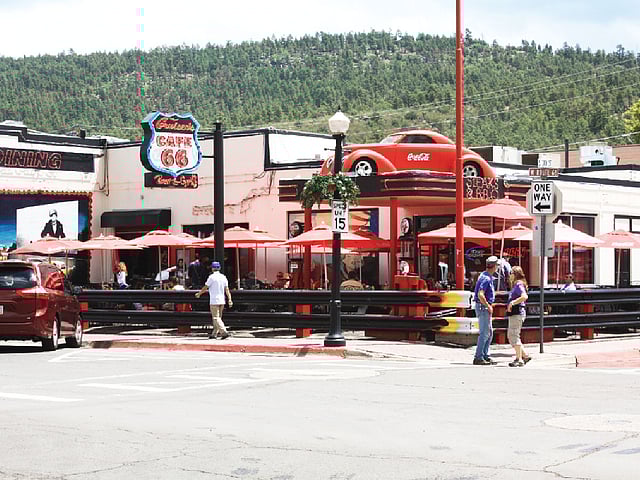 উইলিয়ামস শহরের ঐতিহাসিক ক্রুজারস ক্যাফে