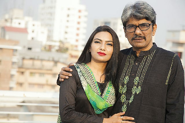 মেয়ে ভাষা রায়হানের সঙ্গে বাবা বিপুল রায়হান। ছবি: অধুনা