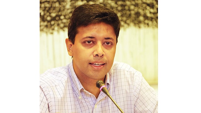 আহমেদ মুশফিক মোবারক যুক্তরাষ্ট্রের ইয়েল বিশ্ববিদ্যালয়ের স্কুল অব ম্যানেজমেন্টের অধ্যাপক