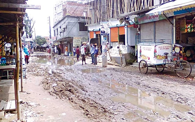 উত্তরার রানাভোলা সড়ক বেহাল l প্রথম আলো