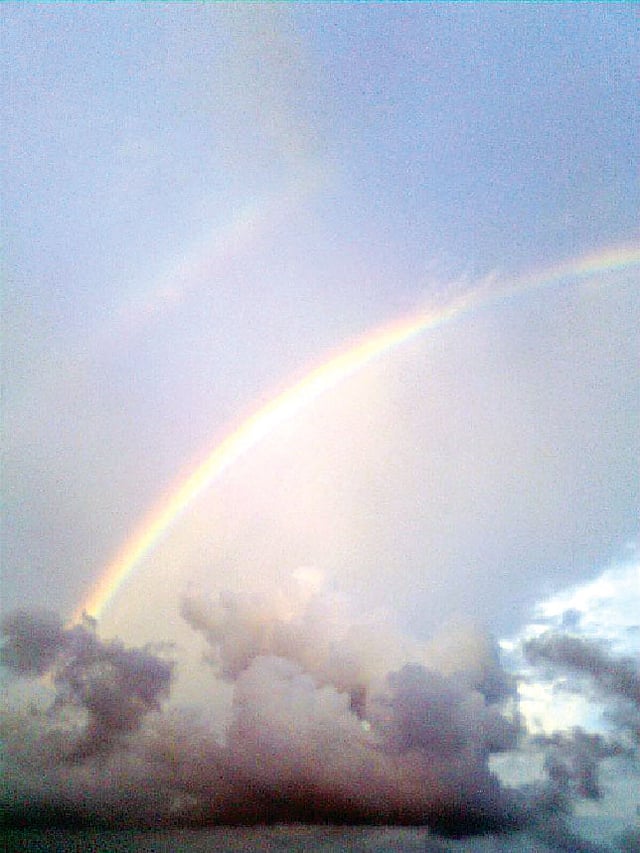 মেঘে মেঘে রংধনু