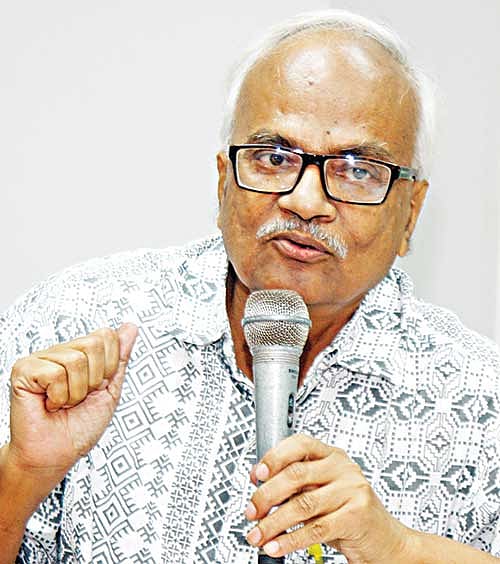 আবুল মোমেন