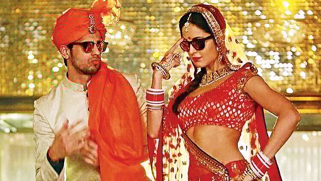 ‘কালা চশমা’ গানে সিদ্ধার্থ ও ক্যাটরিনা