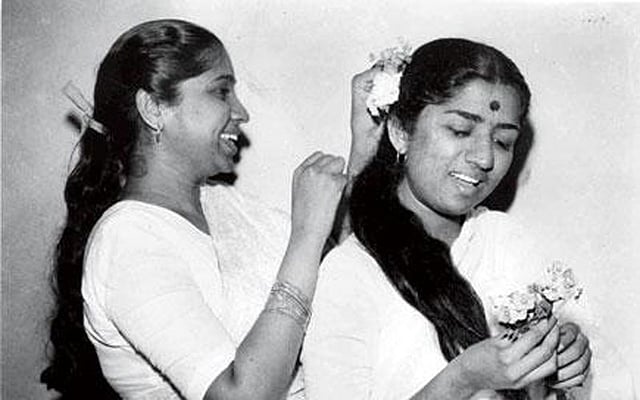 আশা ভোসলে ও লতা মঙ্গেশকর