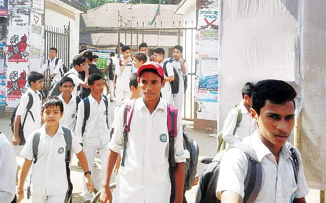 ১৭১ বছর ধরে শিক্ষার আলো ছড়িয়ে যাচ্ছে পটিয়া আদর্শ উচ্চবিদ্যালয় l প্রথম আলো