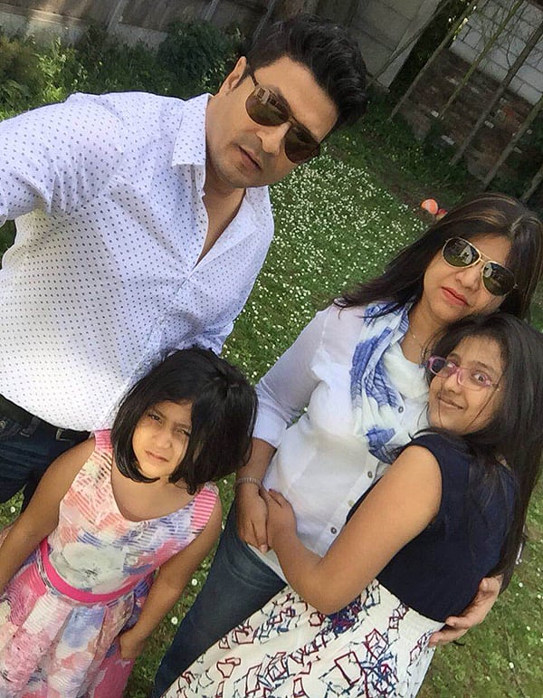 চিত্রনায়ক ফেরদৌস ও বৈমানিক তানিয়া