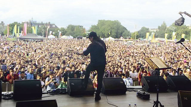 আইয়ুব বাচ্চু বিশ্বাস করেন, দেশের তরুণেরাই বাংলাদেশকে পৃথিবীর সর্বশ্রেষ্ঠ জায়গায় নিয়ে যাবে