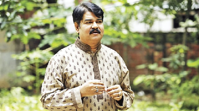 সুজিত মোস্তফা উপস্থাপনা করেছিলেন ‘তোমায় গান শোনাব’ অনুষ্ঠানের