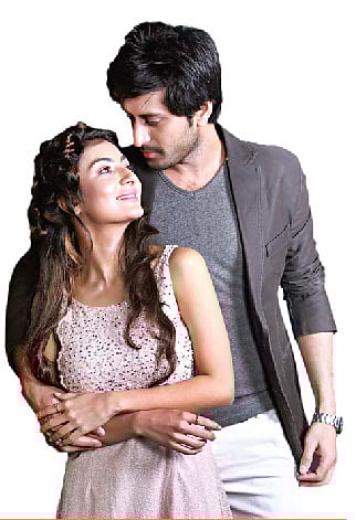 তুখোড় ছবিতে রাতাশ্রী দত্ত ও শিবলী নওমান