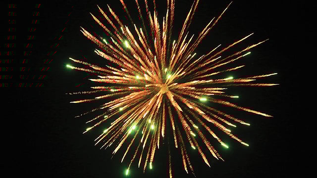 সাকরাইনের রাতে আতশবাজি