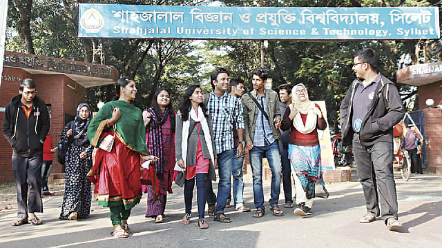 দেশ–বিদেশে ভালো অবস্থানে আছেন শাবিপ্রবির বহু সাবেক শিক্ষার্থী। তাঁদের দেখানো পথে এগোচ্ছেন অনুজেরাও। ছবি: আনিস মাহমুদ