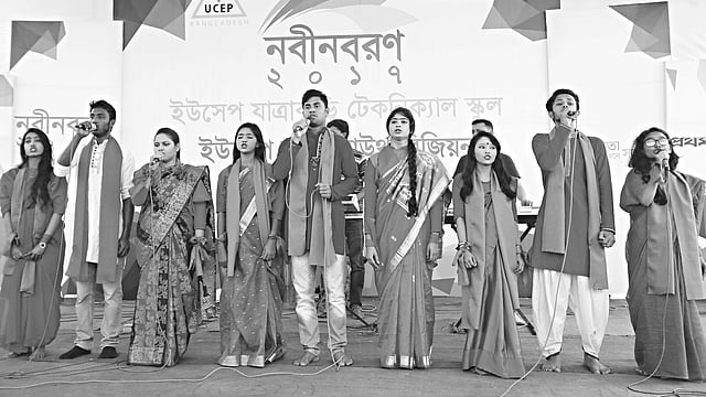 গতকাল সকালে ইউসেপ যাত্রাবাড়ী টেকনিক্যাল স্কুলের নবীনবরণ অনুষ্ঠানে সংগীত পরিবেশন করেন শিল্পীরা l প্রথম আলো