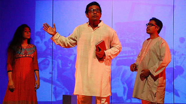 কাল রাত্রিতে একজন শিক্ষক বিশ্ববিদ্যালয় শিক্ষার্থীদের লড়াইয়ে নামতে অনুপ্রাণিত করছেন (ফাইল ছবি)