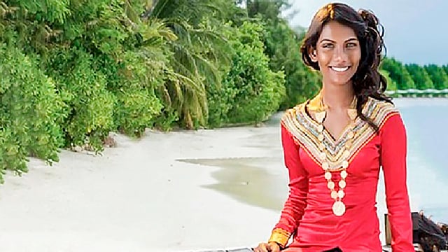 এই হাসির আড়ালে কী দুঃখ ছিল মডেল রাউধা আথিফের
