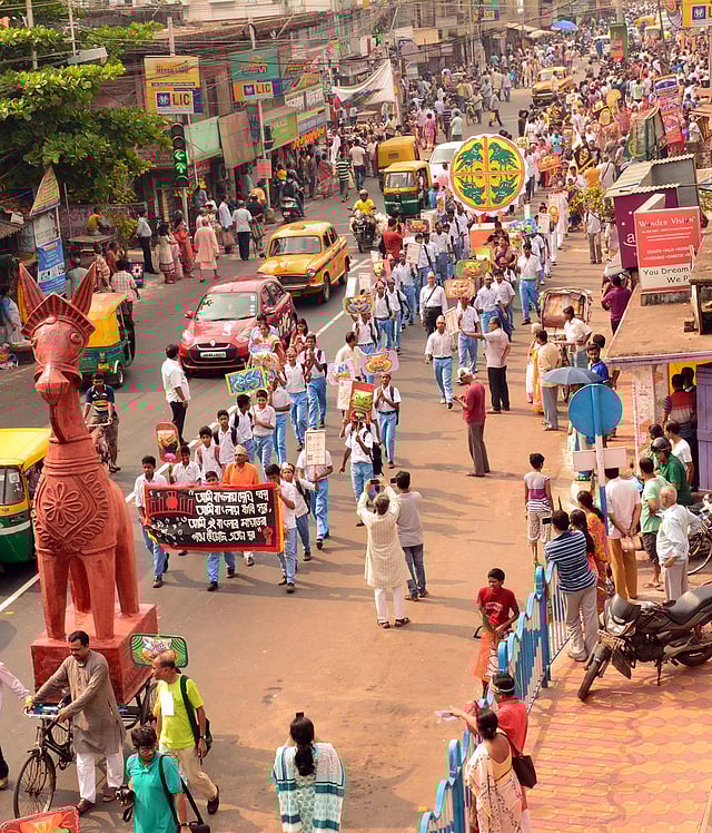বাংলা নববর্ষে ঢাকার আদলে কলকাতায় প্রথমবারের মতো বের হয় মঙ্গল শোভাযাত্রা। ছবি: ভাস্কর মুখার্জি