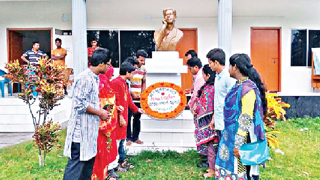 গোপালগঞ্জের উনশিয়ায় কিশোর কবি সুকান্তের বাড়ি