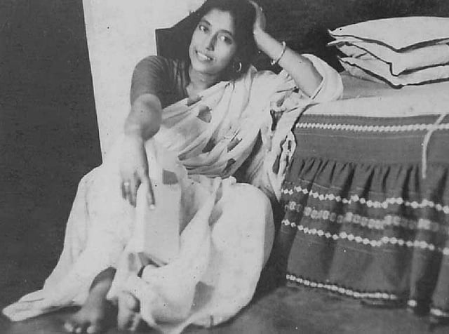 আজিমপুরের বাড়িতে