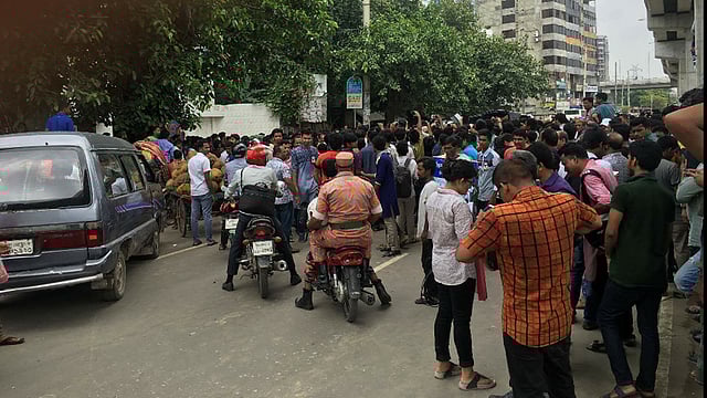 চট্টগ্রামের রাঙ্গুনিয়ার ইছাখালী এলাকায় চট্টগ্রাম-কাপ্তাই সড়কে গাড়িবহরে হামলার অভিযোগ করেছেন বিএনপির মহাসচিব মির্জা ফখরুল ইসলাম আলমগীর। ছবি: সংগৃহীত