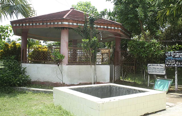 জনশ্রুতি আছে, এই কুয়া থেকেই কুয়াকাটা নামটি এসেছে। ছবি: শংকর দাশ