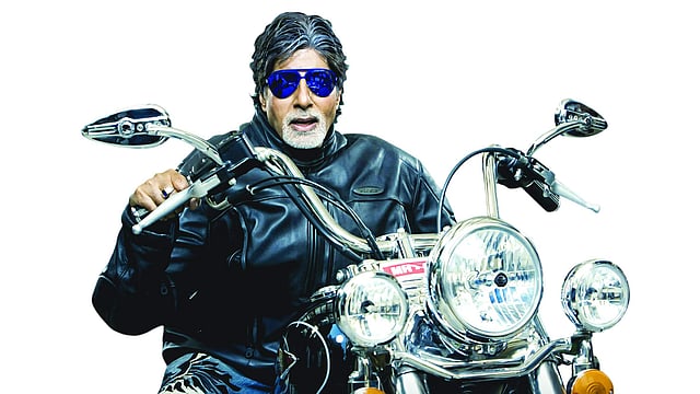 বুড্ঢা হোগা তেরা বাপ ছবিতে।