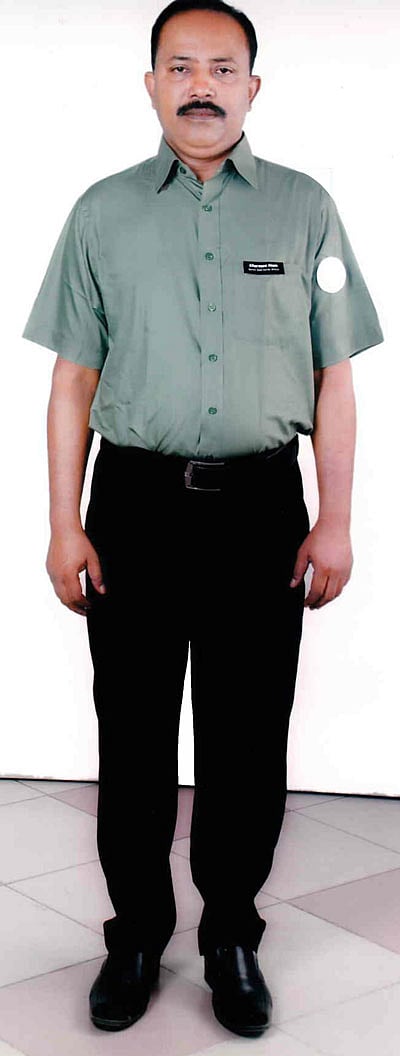 পুরুষ নার্সদের জন্যও জলপাই রঙের শার্ট বা সাফারি, কালো রঙের প্যান্ট ও জুতা পরার জন্য আদেশ জারি করা হয়েছে। ছবি: সংগৃহীত