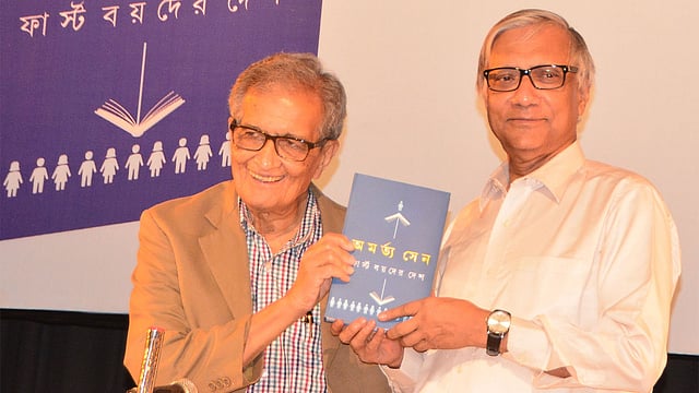 অমর্ত্য সেনের নতুন বই ‘ফার্স্টবয়দের দেশ’ প্রকাশিত হলো কলকাতায়। ছবি: ভাস্কর মুখার্জি