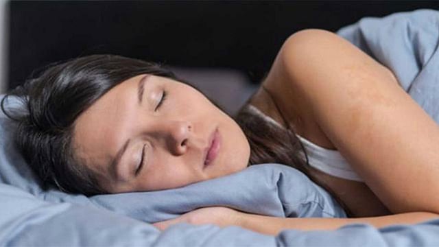 সুস্থ থাকতে ঠিকমতো ঘুম দরকার।